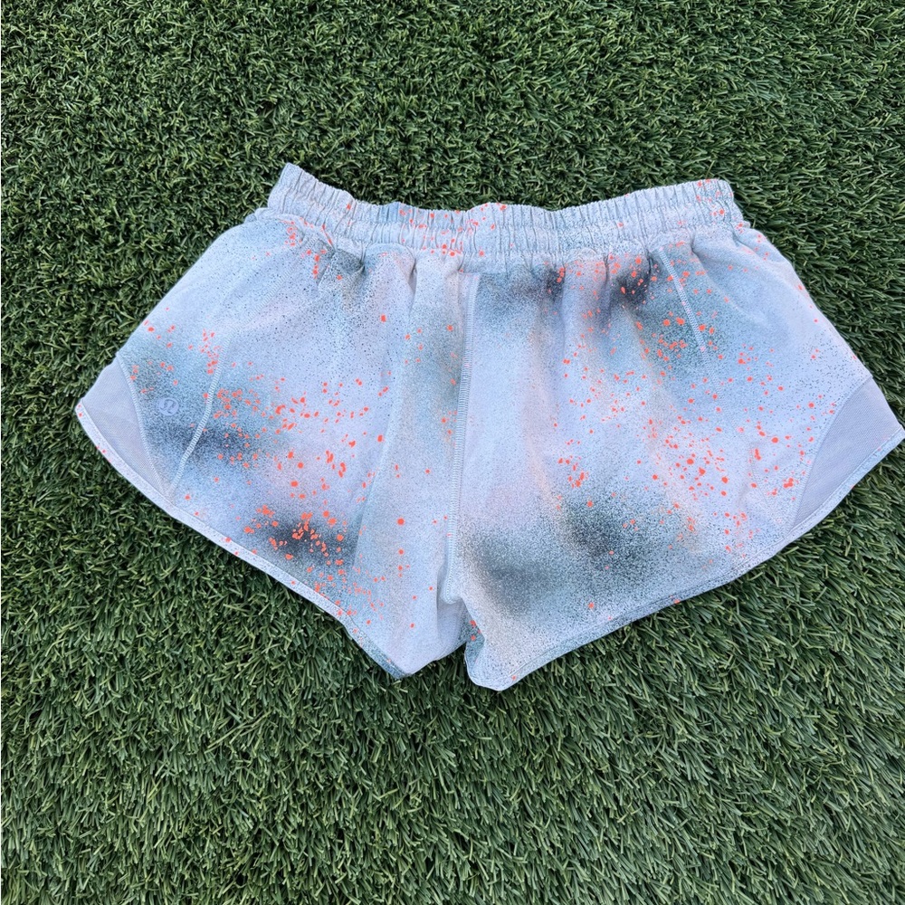 Lululemon Hotty Hot Low-Rise Short 2.5" *Reflective Size 8 - Picture 8 of 15